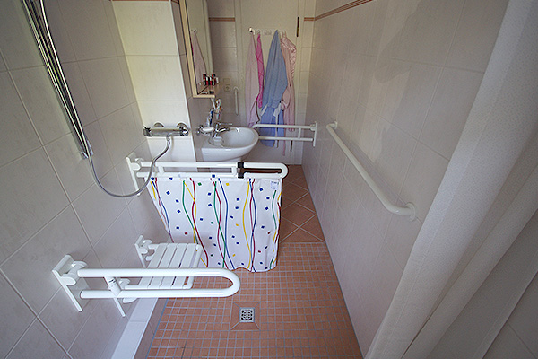 Badrenovierungen in Plattenbauten IW62, QD58