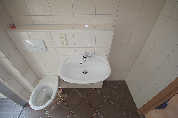 Badrenovierungen in Plattenbauten IW62, QD58