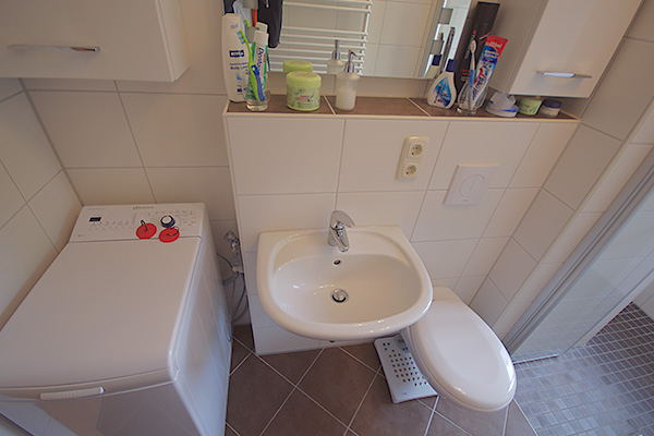 Badrenovierungen in Plattenbauten IW62, QD58