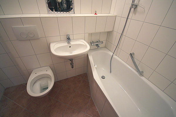 Badrenovierungen in Plattenbauten IW65, IW66, IW67