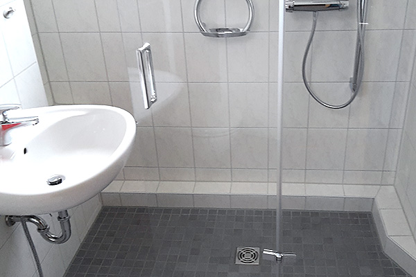 Badrenovierungen in Plattenbauten IW65, IW66, IW67